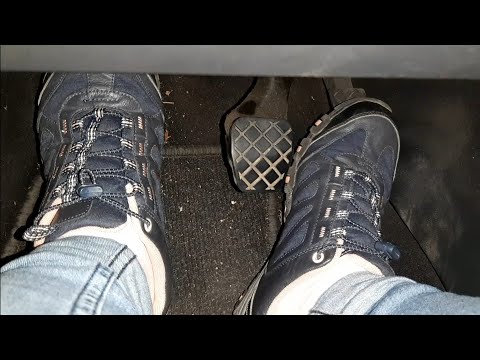 103 - PEDAL PUMPING / Auto fahren ♡ Sneakers :)