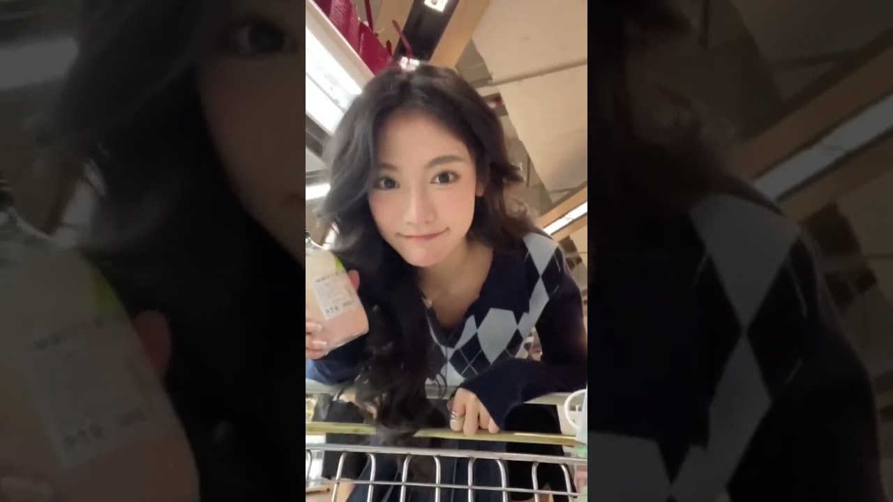 Lets go out with me - Cute Asian Girl 
