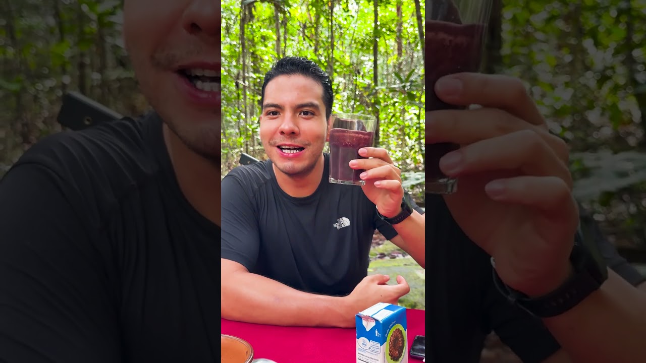 paulista provando o verdadeiro açaí do Amazonas