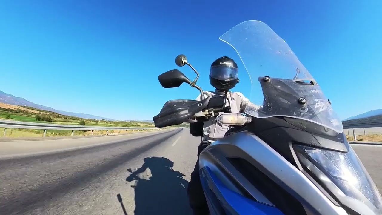 Honda NC750xDCT on the highway: 4K Relaxing video.
