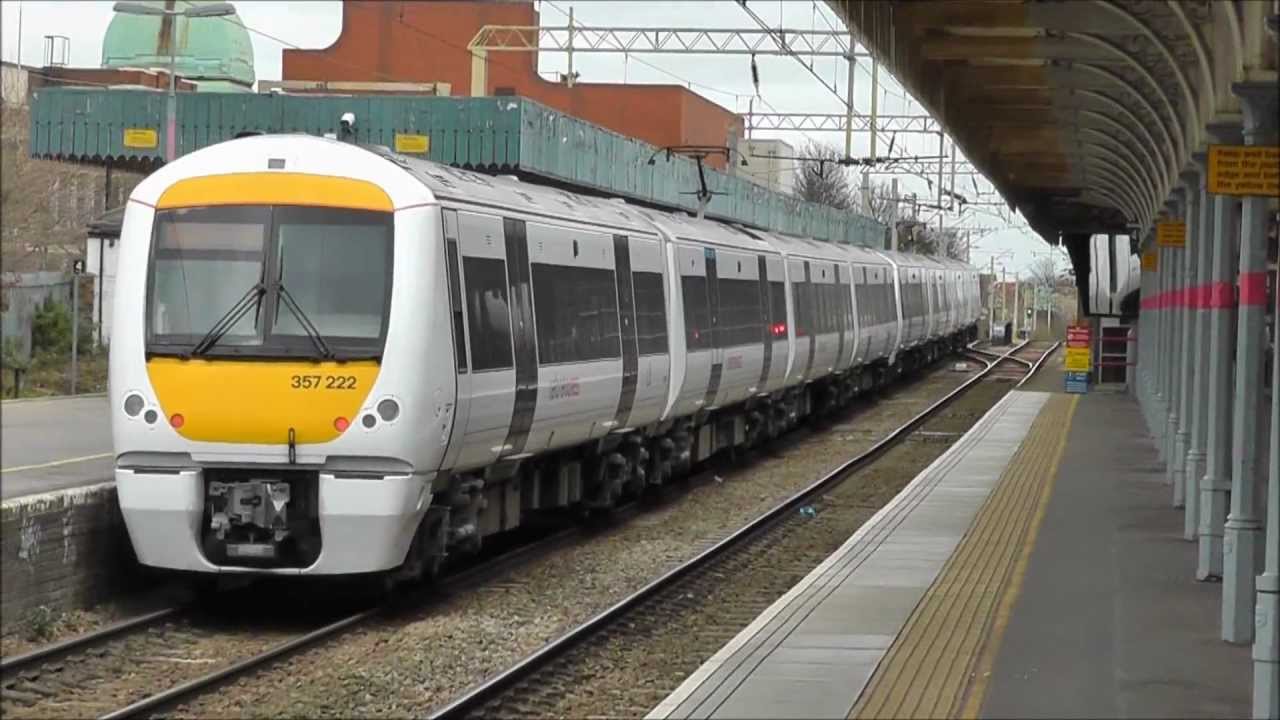 Class 357s at Southend Central