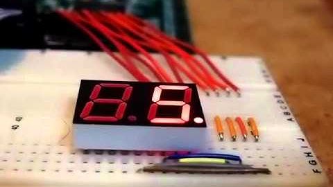 MAX10 FPGAによるLEDのダイナミック点灯