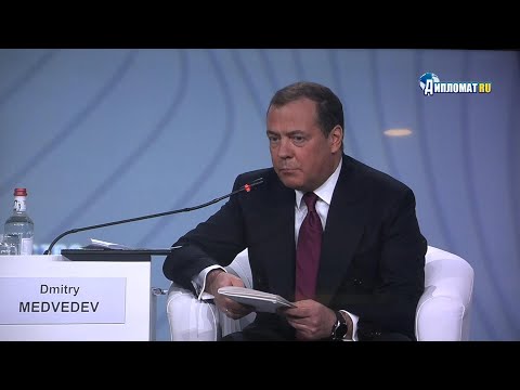 Дмитрий Медведев: Ордер МУС на арест Владимира Путина может спровоцировать начало войны