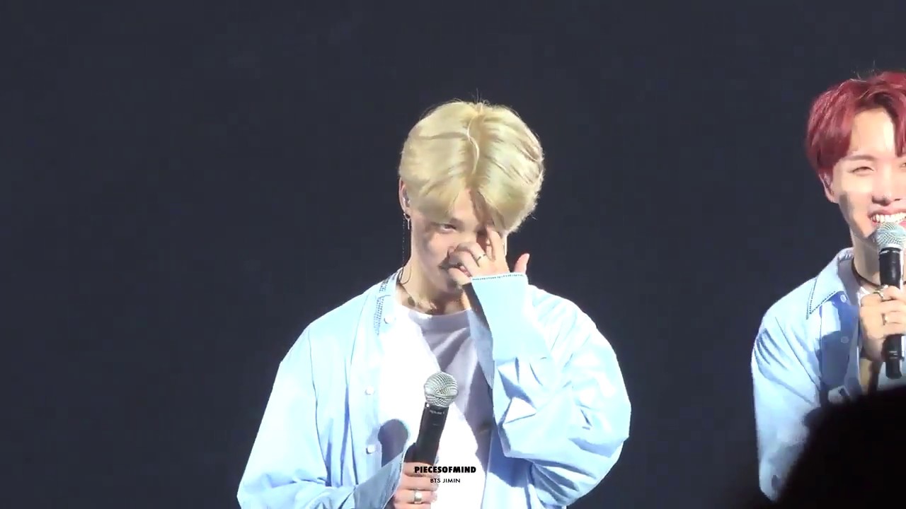 [HD FANCAM] 171014 JIMIN WAS CRYING AT WINGS TOUR IN OSAKA - YouTube