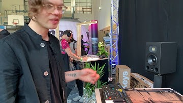 Elektron Digitone Keys demo at Superboth 2019