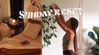 Sunday reset! Cleaning, lunch prep, doing my nails, re-centering for a new week