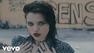 Vignette de la vidéo "Sky Ferreira - I Blame Myself (Official Video)"