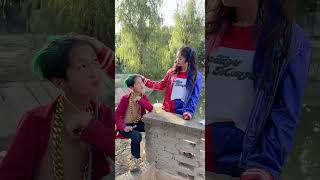 小天使给妈妈打针！#小丑#天使#路飞#家庭#搞笑