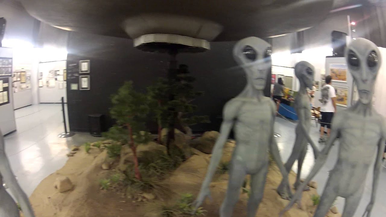 Naked aliens at the UFO Museum - YouTube