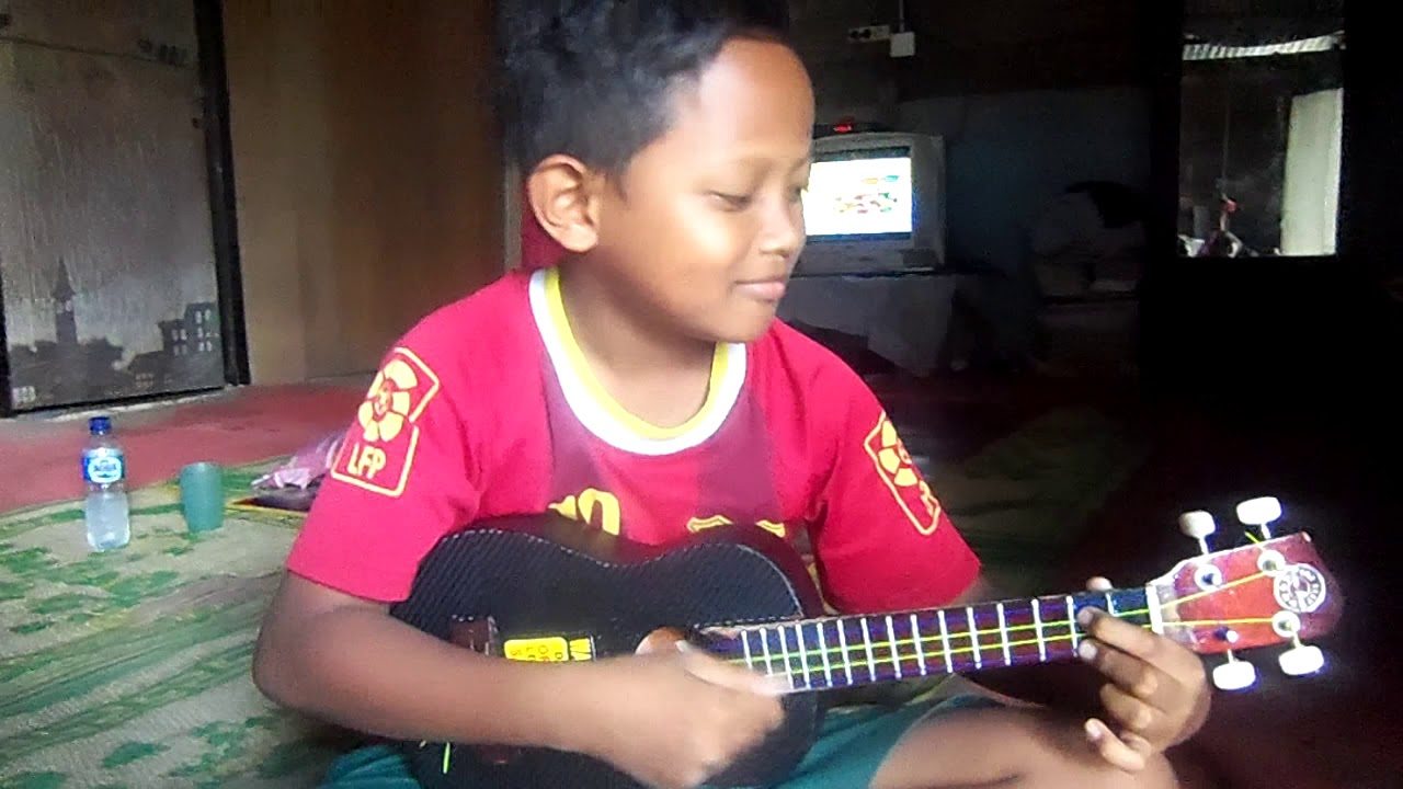 BOCAH LEGEND BERMAIN UKULELE RENO SETIAWAN YouTube