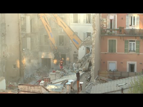 AFP: Immeuble effondré à Marseille : les secours à l'oeuvre dans les décombres | AFP Images