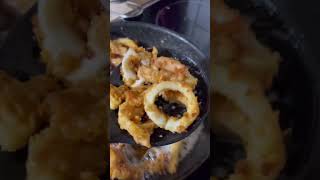 Crispy fried squid in 15 seconds. #food #recipe #calamari #friedsquid #fish