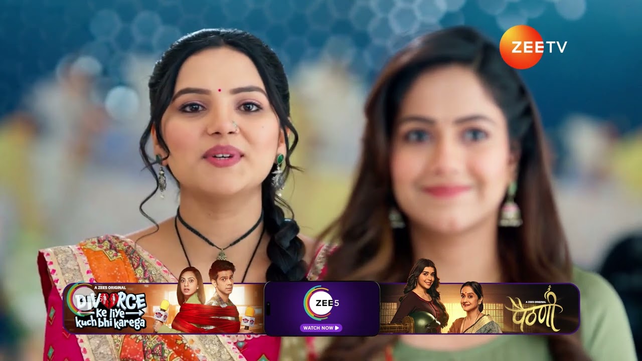 Vasudha | Devaansh presents a saree to Chandrika as a gift.