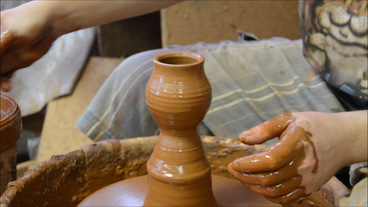 ⁣Изготовление из одного куска глины на гончарном круге