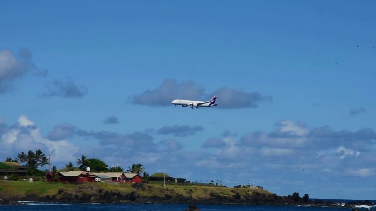 LATAM flight landing at Easter Island