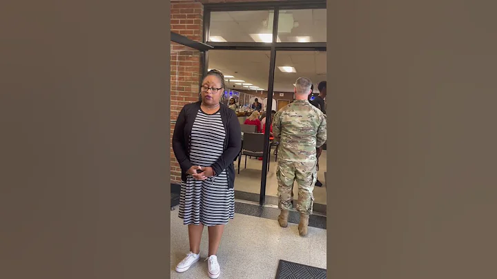 Dmv worker dials 911 on a guy with a phone 🤡😡😡 #1stamendment #audit #freakout