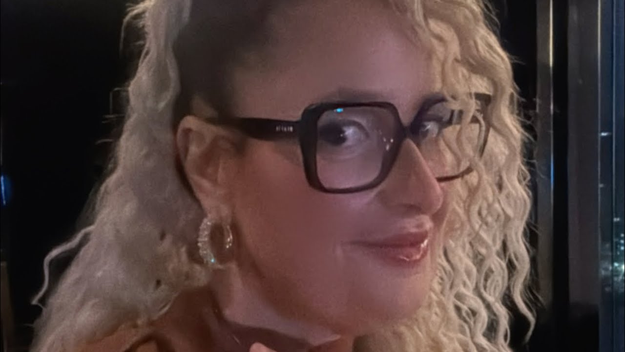 Rosaria Pisani singer entertainer piano player