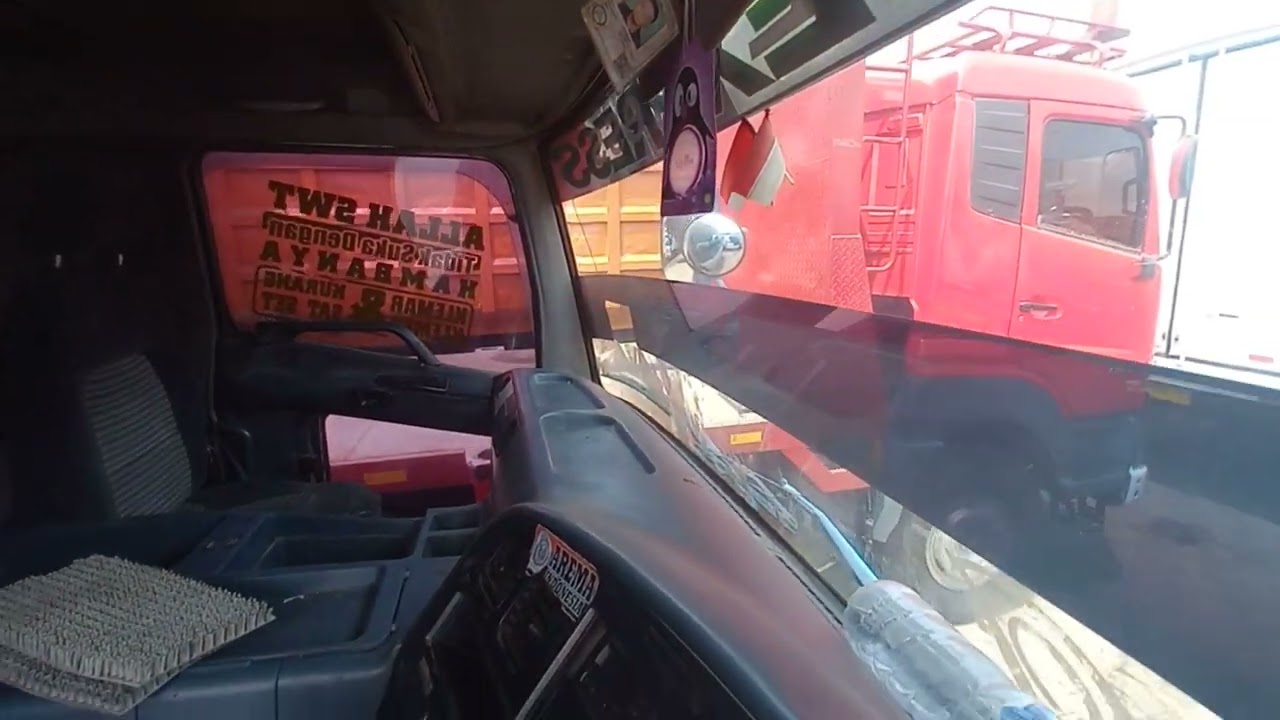 Truk wingbox mitsubishi fuso supergreat 6d40 thn 2006