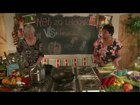 Video: Sappige Egels Met Rijst In Zure Room-tomatensaus