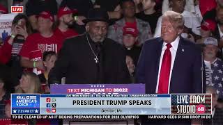 President Trump calls Tommy "The Hitman" Hearns to the stage