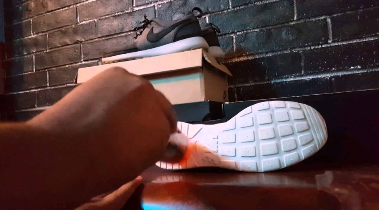 How to clean Roshe or Kaishi Soles