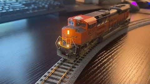 Athearn Genesis SD70ACe with SMD LED