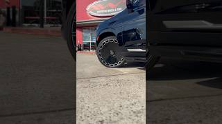 26” #giovanna #dicotto wheels on the Escalade 600