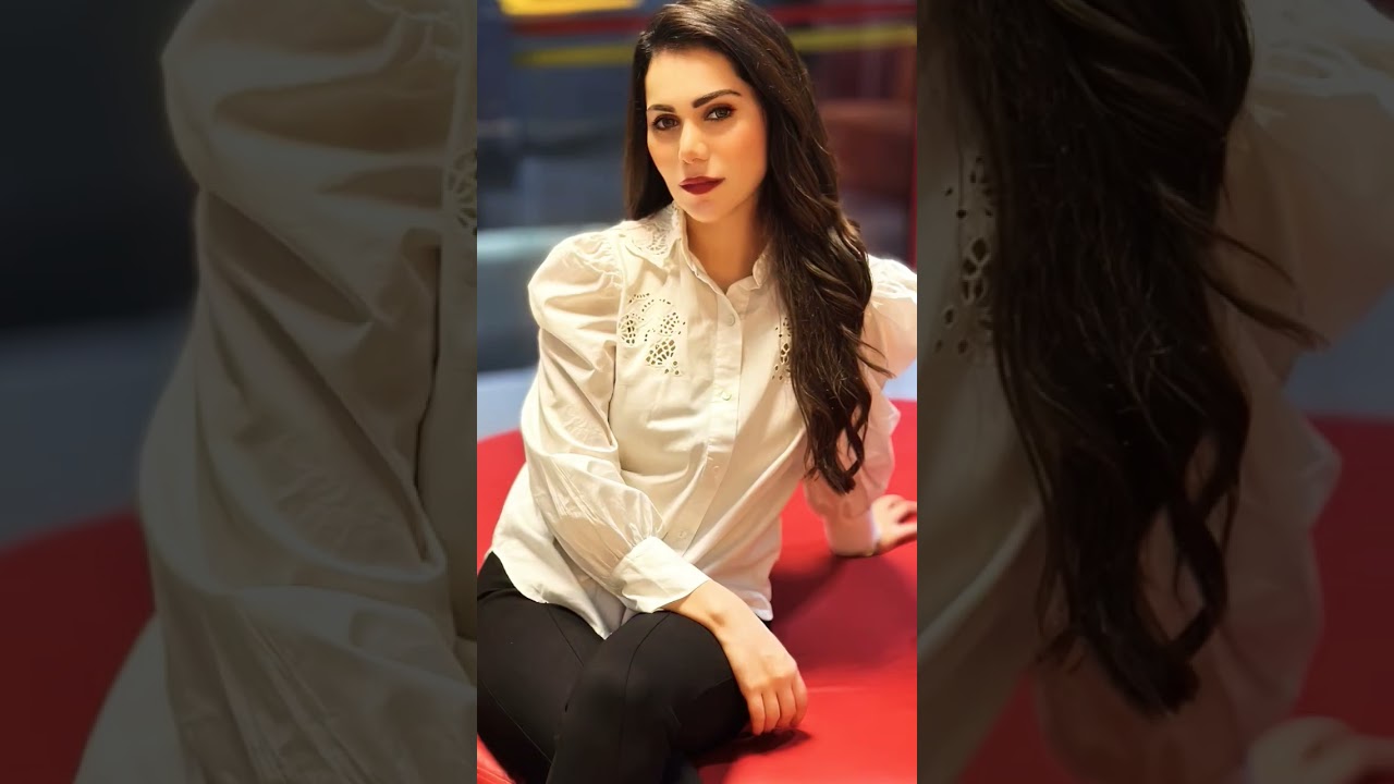 Pakistan actress ghana ali tight jeans bold dressing hot photoshoot tight clothes