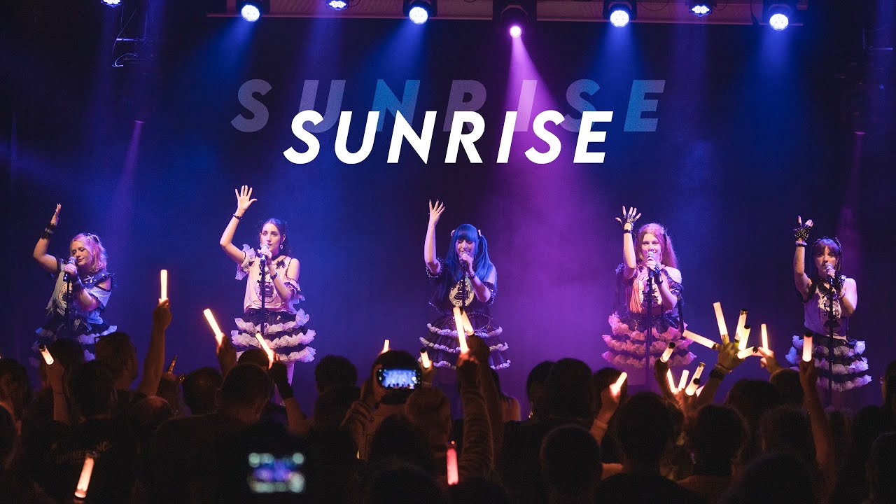 ブラックライトで光る愛 LIVE MV】SH1NY ST4RS - Sunrise - YouTube
