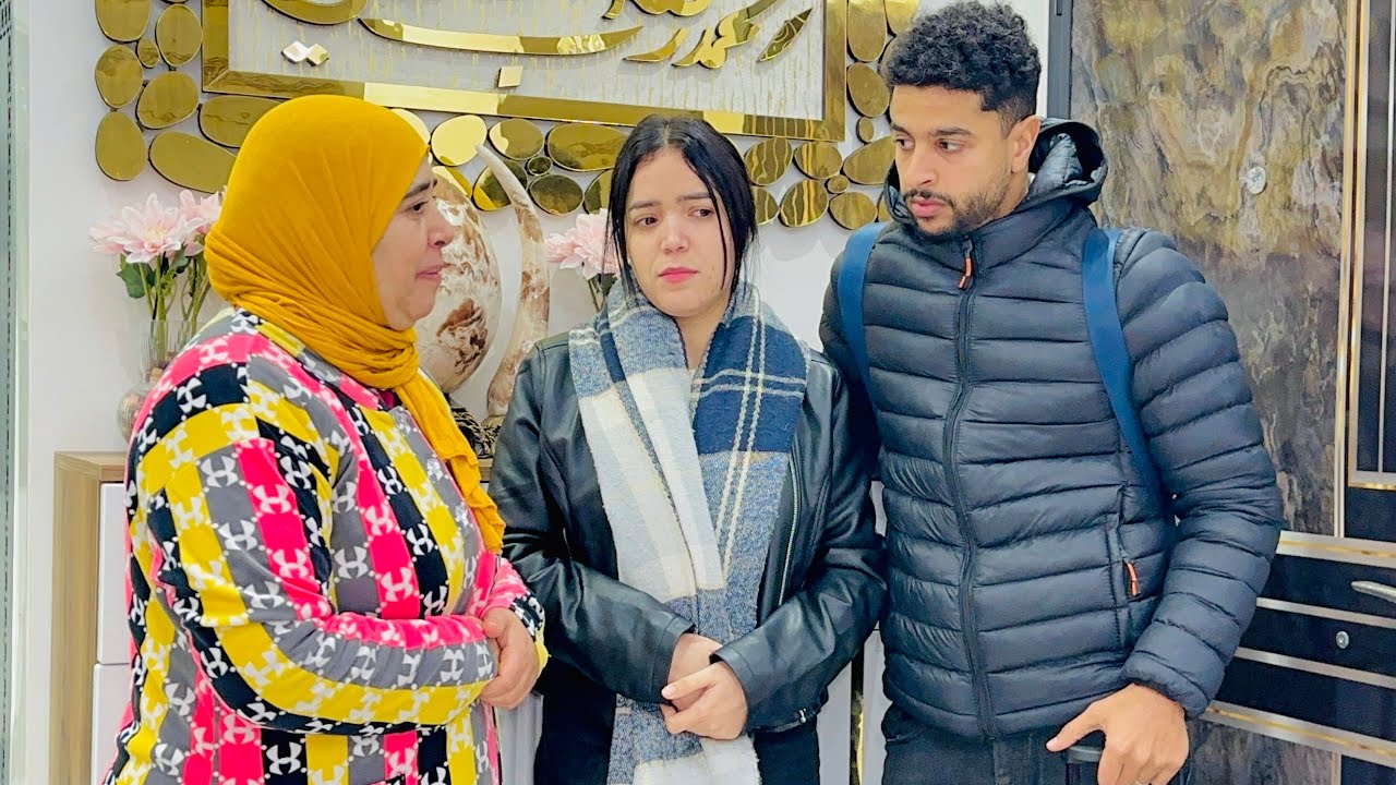 سلاسلة الأفلام قصيرة: يعامل أمه بعصبية ويضربها😱 لكي يرضي زوجته💔 غدر