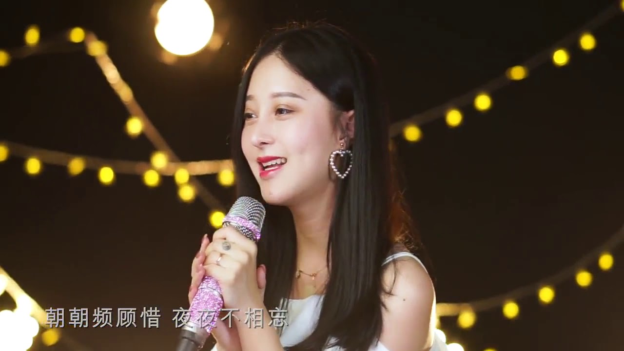 银霞经典老歌《兰花草》，一代人的回忆，太好听了 - YouTube