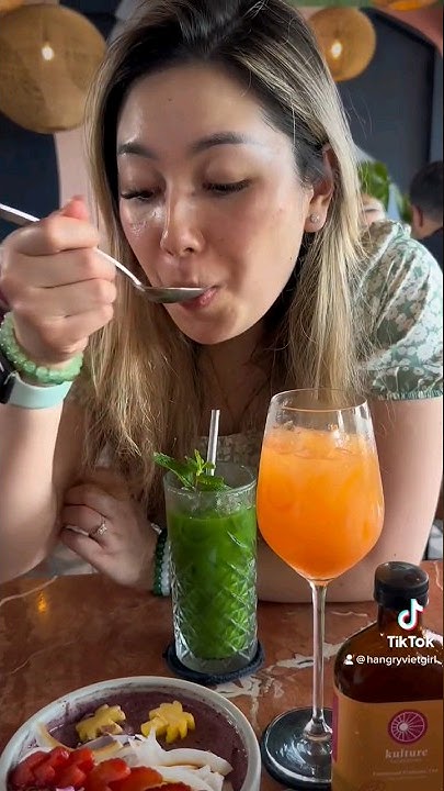 must-try-in-seminyak-bali-shorts-throwback-bali-smoothie