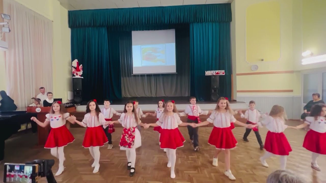 Dansuri Moldovenesti, молдавские танцы