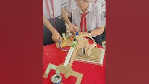 lớp 8 1  video vận hành dự án : lắp ráp cánh tay robot thủy lực