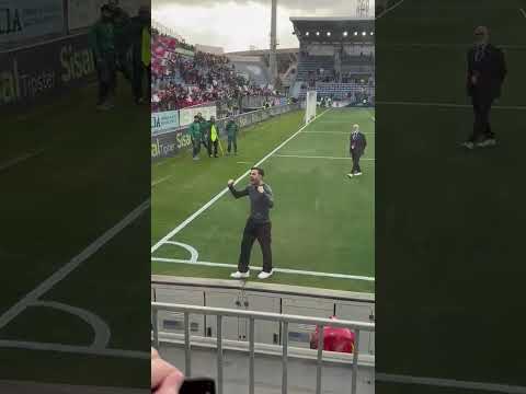 ANCHE A CAGLIARI L'ESULTANZA DI FABREGAS SOTTO LA CURVA DEL COMO: IL MATADOR PORTA IL COMO IN ALTO