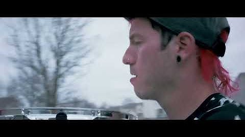 twenty one pilots: Stressed Out [OFFICIAL VIDEO]