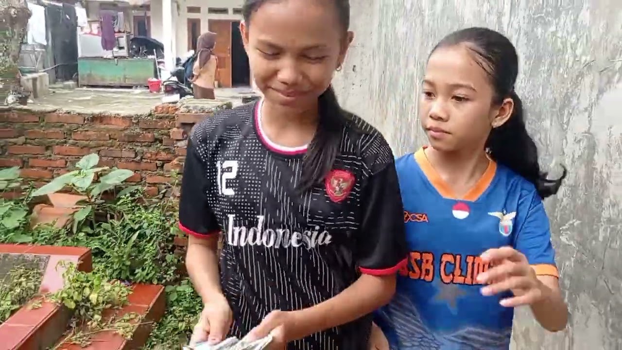 Mini vlog main kartu sambil main #@Nafeezakalisa_q5z#subscribe guys dan luka#...