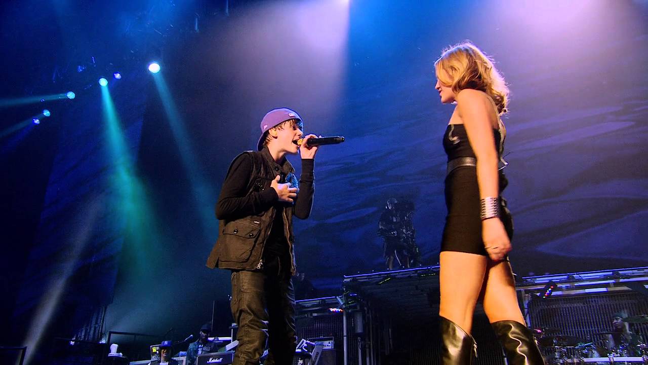 Justin Bieber - Overboard (Live) [Feat. Miley Cyrus] {HD}