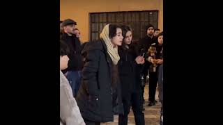 Viral Iranian Girl Singing - Khodahafez - Iranli Kiz Sokakta Sanat