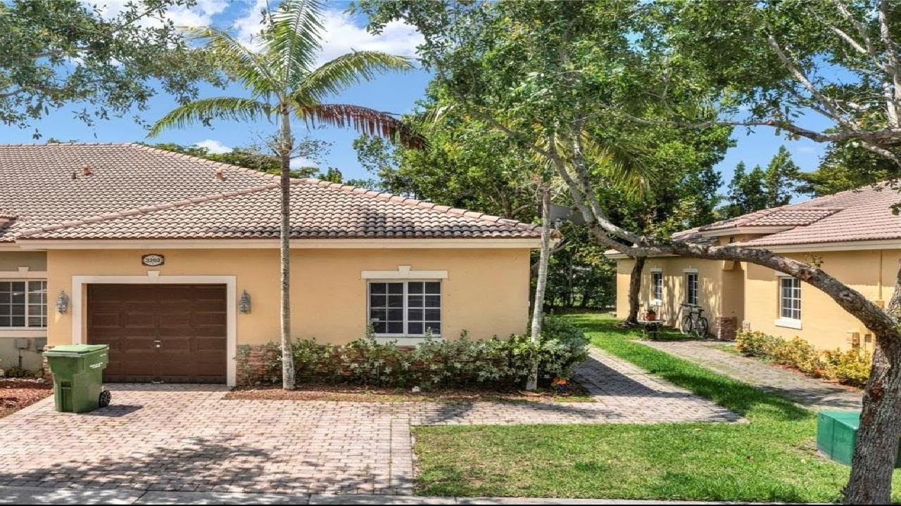 3262 NE 11th Dr, Homestead, FL Presented by Pedro Casanova.