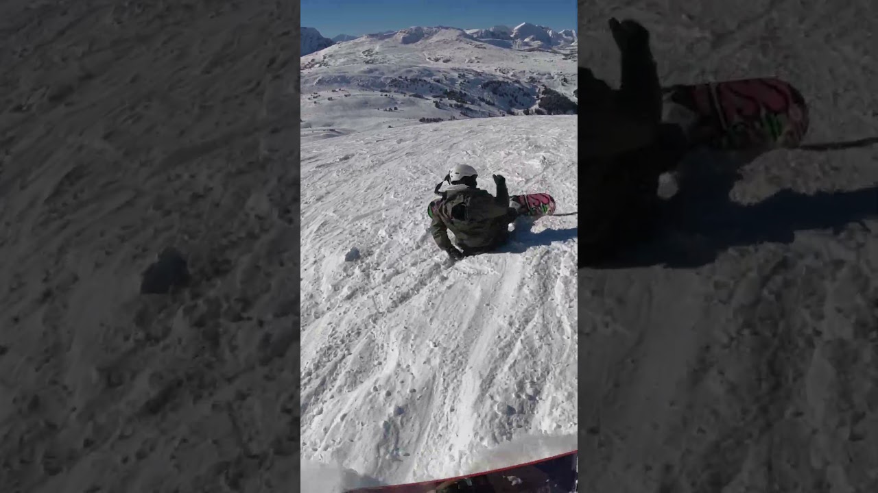 That's why you should snowboard with your friends#shorts #mountains   #flowsnowboarding#snowboarding