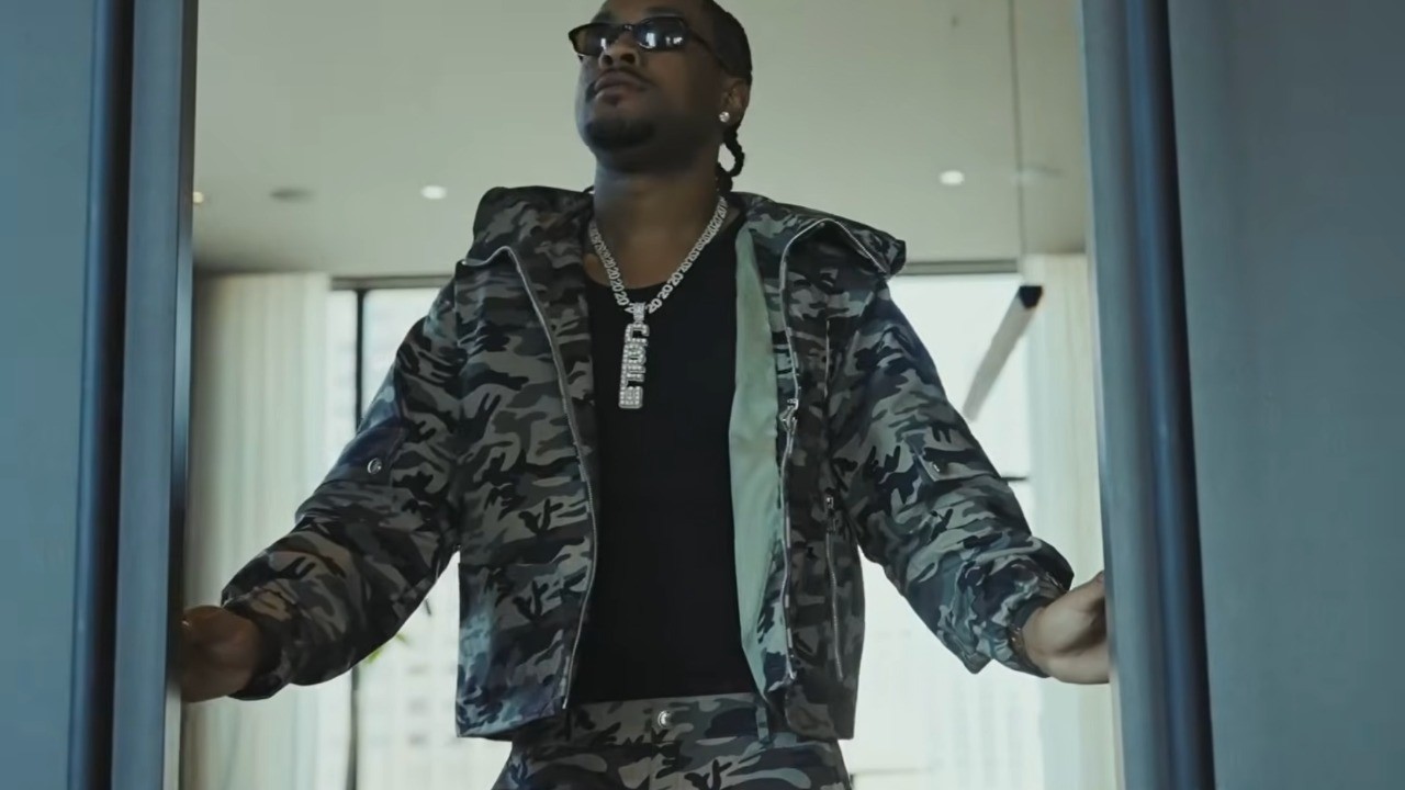 Watch Tay B - Moshpit (Official Visualizer) on YouTube Watch Tay B - Moshpit (Official Visualizer) on YouTube