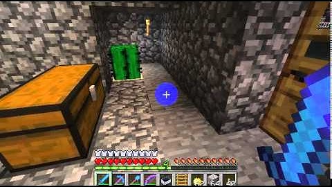 Minecraft minecart dispenser using hoppers
