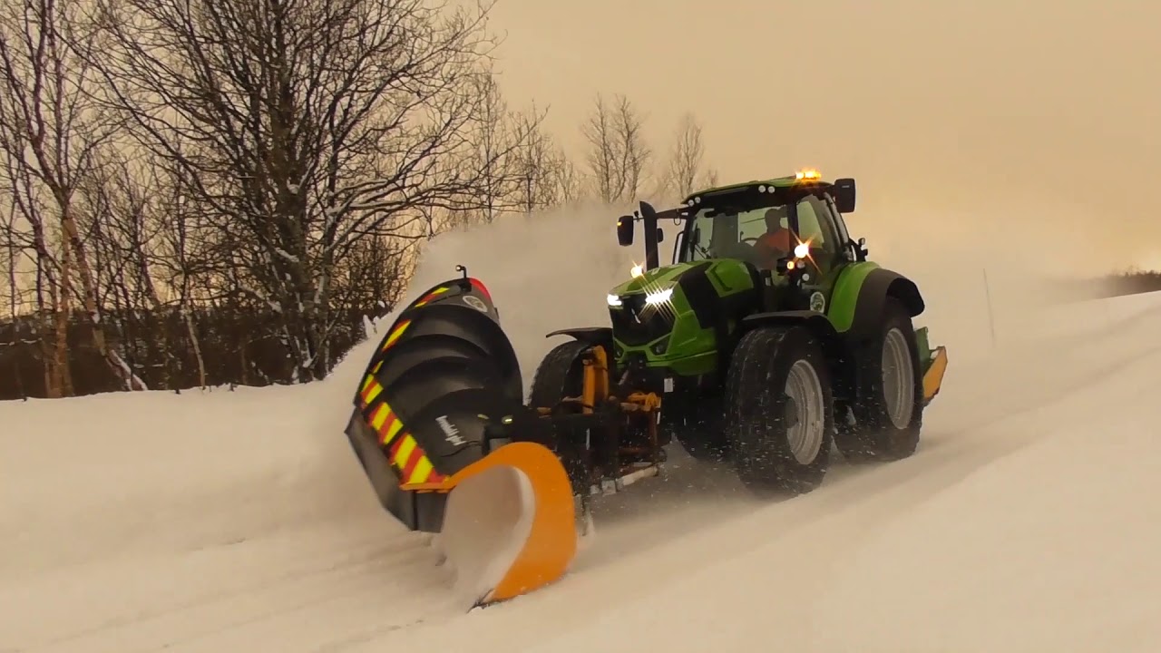 Snerydning med Deutz-Fahr 7250 TTV