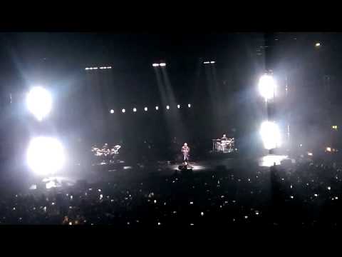 Massive Attack - Angel (live @PalaLottomatica Roma)