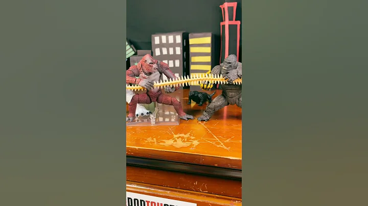 Godzilla Kong vs Skarking and Shimo in tug-of-war #godzillaactionfigures #actionfigures #comedy #sml