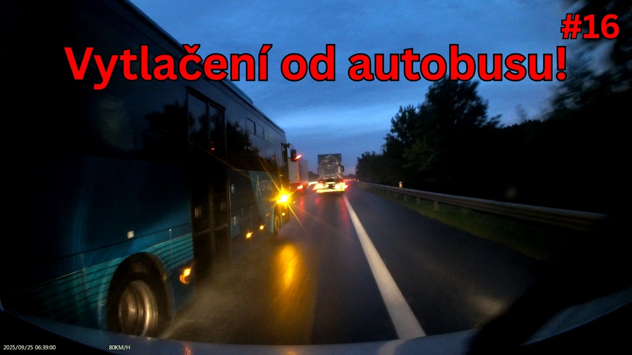 Vytlačení a nehoda s autobusem, nedání přednosti - Dashcam Kompilace ze silnic #16