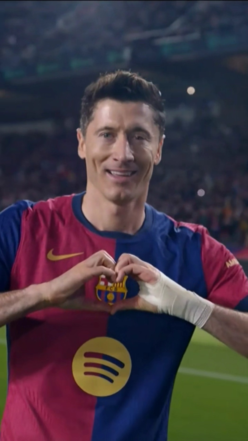 LEWANDOWSKI is feeling it ?