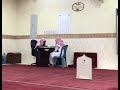 عبد الرحمن الشهري يقرأ على شيخه آيات من سورة الواقعة بصوت عذب 