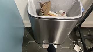 Amazon Basics Smudge Resistant Rectangular Trash Can With Soft Close Foot Pedal Review screenshot 5